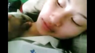 Nhỏ cô gái tóc sex co trang han vàng bị hủy hoại họng và hậu môn