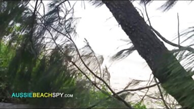 Già và cô gái tóc vàng bị pim xet han quoc đóng đinh